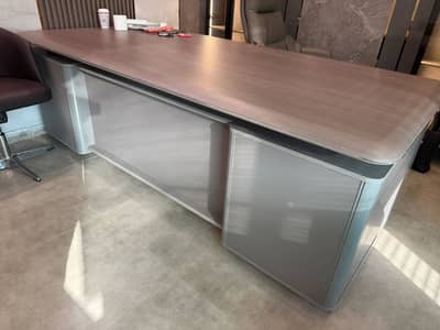 Executive table
