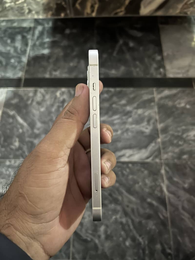 Apple iPhone 13 3