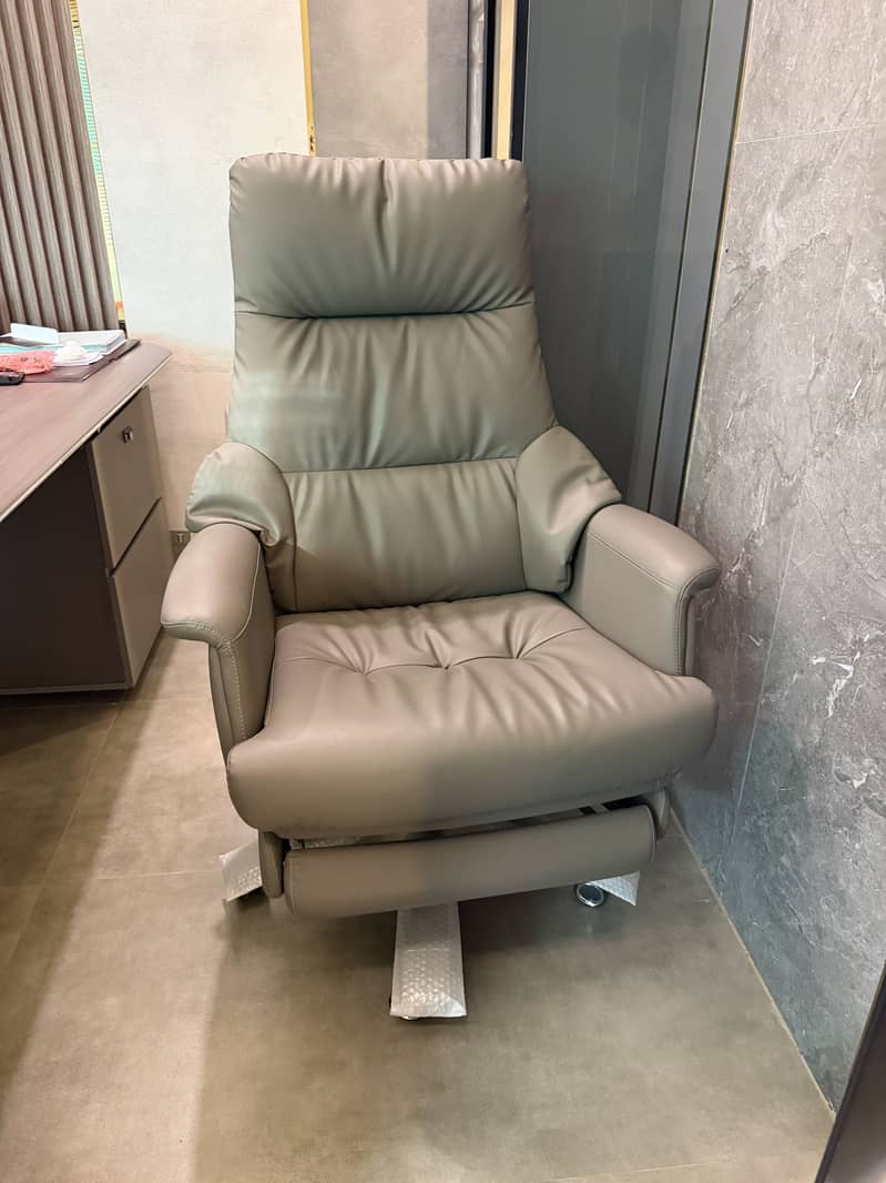 Executive chair 0