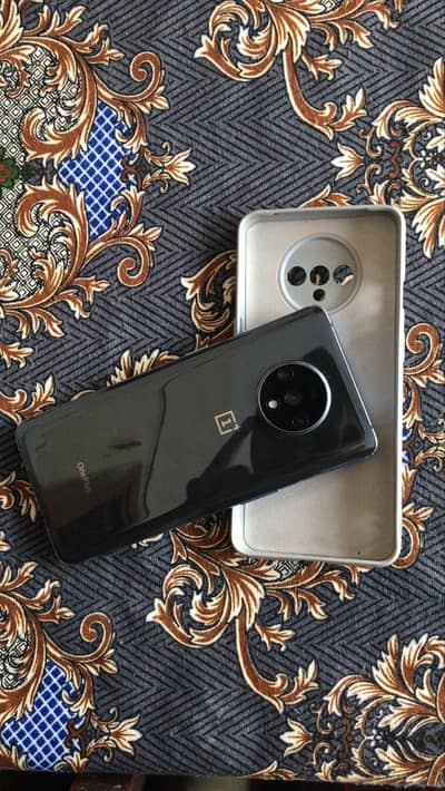 One Plus 7T 8+3gb ram 128gb memory
