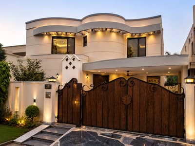 1 Kanal Well Maintained Bungalow for Sale | DHA Phase 1 Lahore | Excellent Location