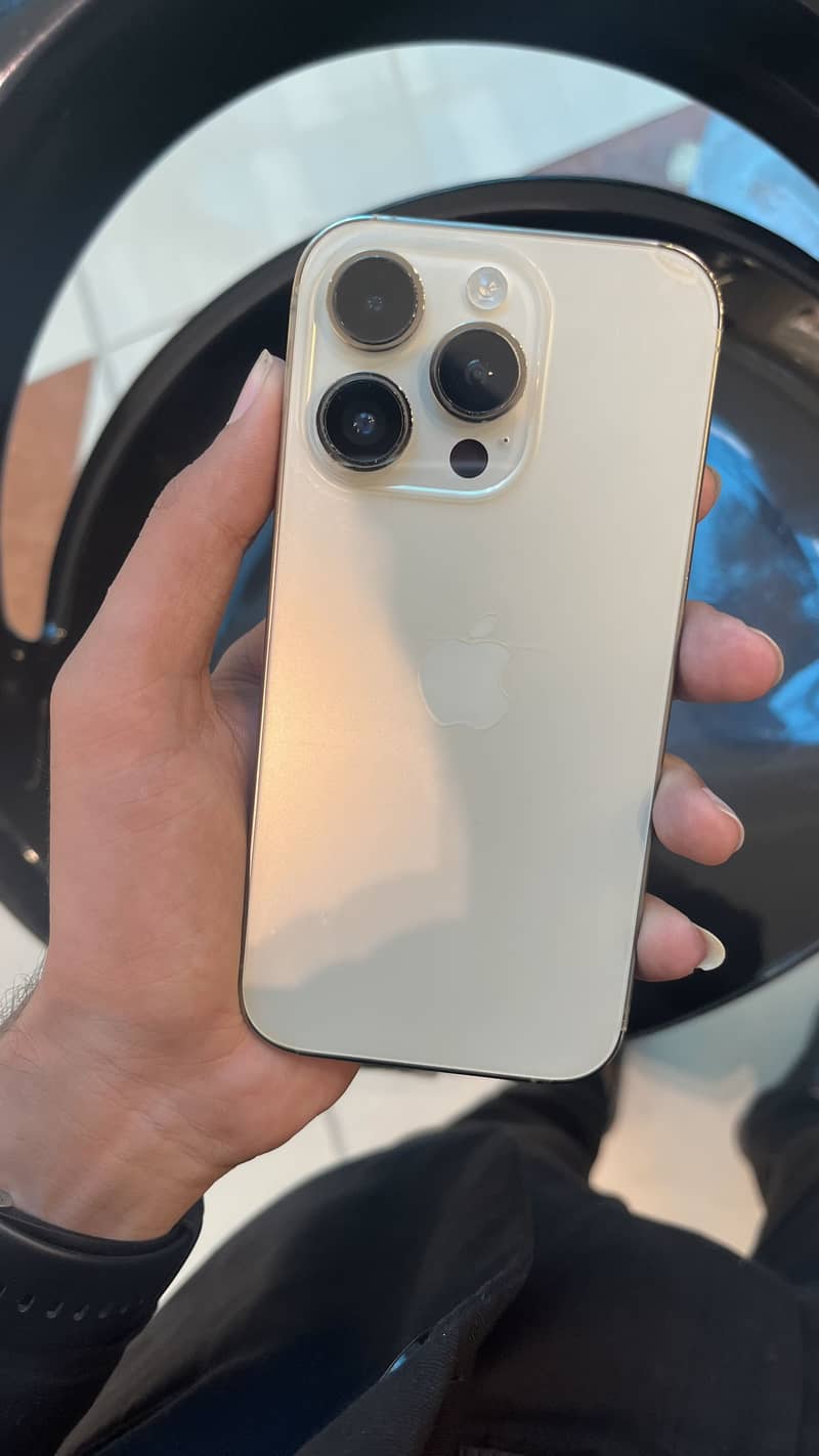 Apple iPhone 14 Pro 0