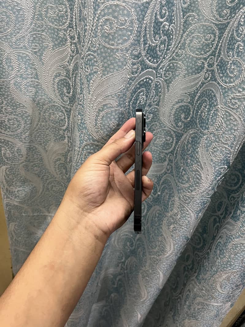Apple iPhone 14 Pro 1