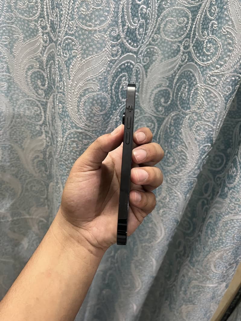Apple iPhone 14 Pro 2