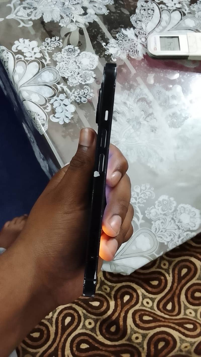 Apple iPhone 15 3
