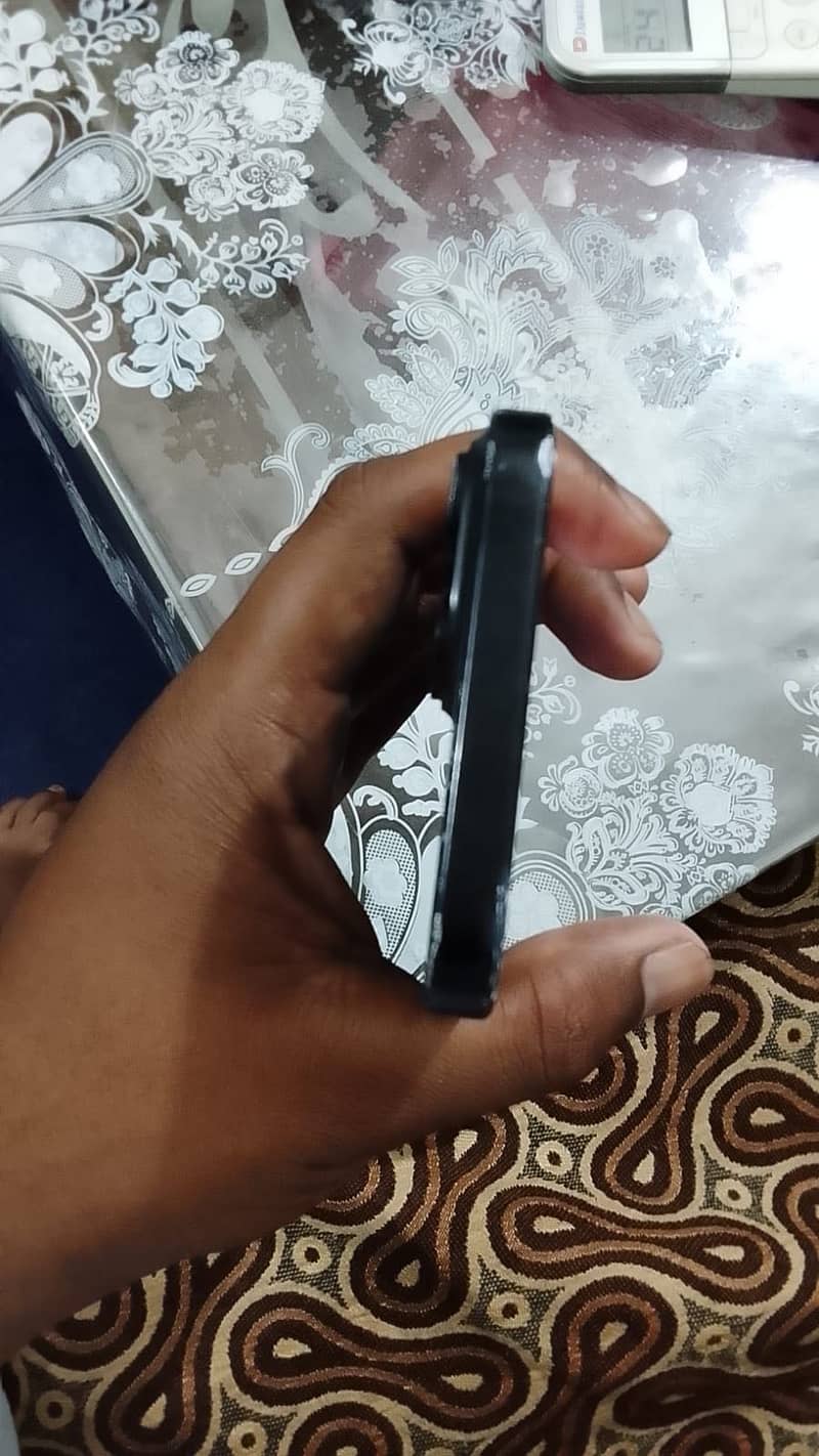 Apple iPhone 15 4