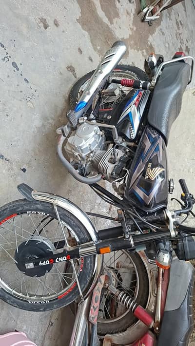 honda cg 125 2025 model conditon 8/10 03262587571 only whatsapp