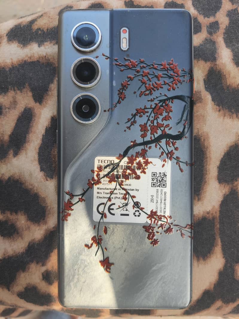 Tecno CAMON 40 Pro 0