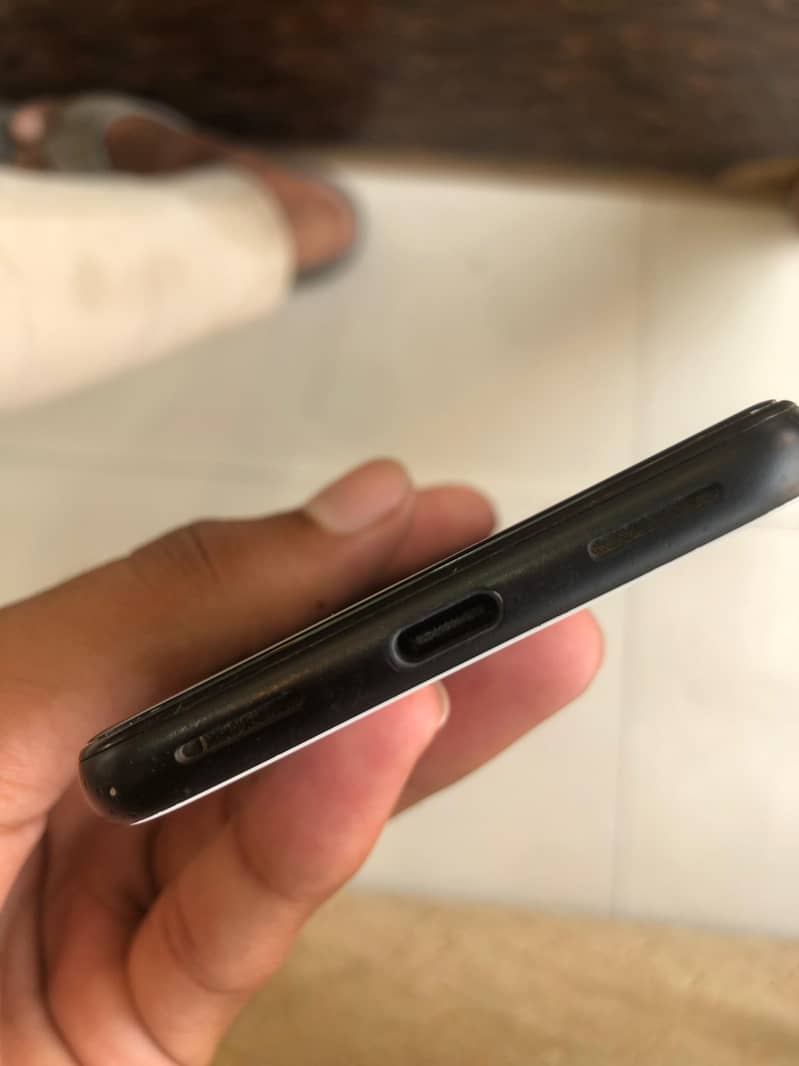 Google Pixel 4 3