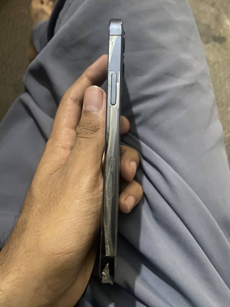 Apple iPhone 12 Pro 3
