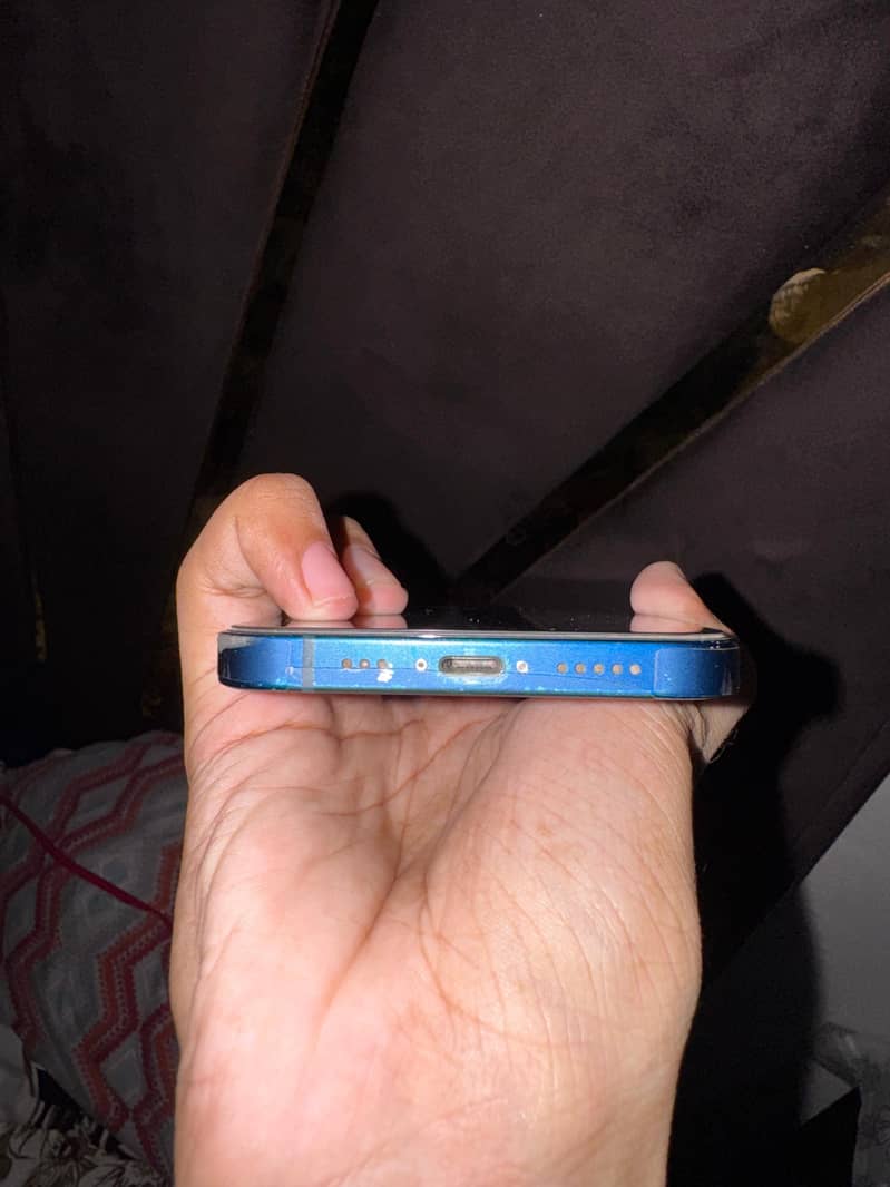 Apple iPhone 12 3