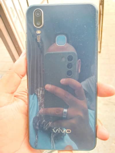 Vivo Y11 with box charger all orignl all ok mbl sale exchange