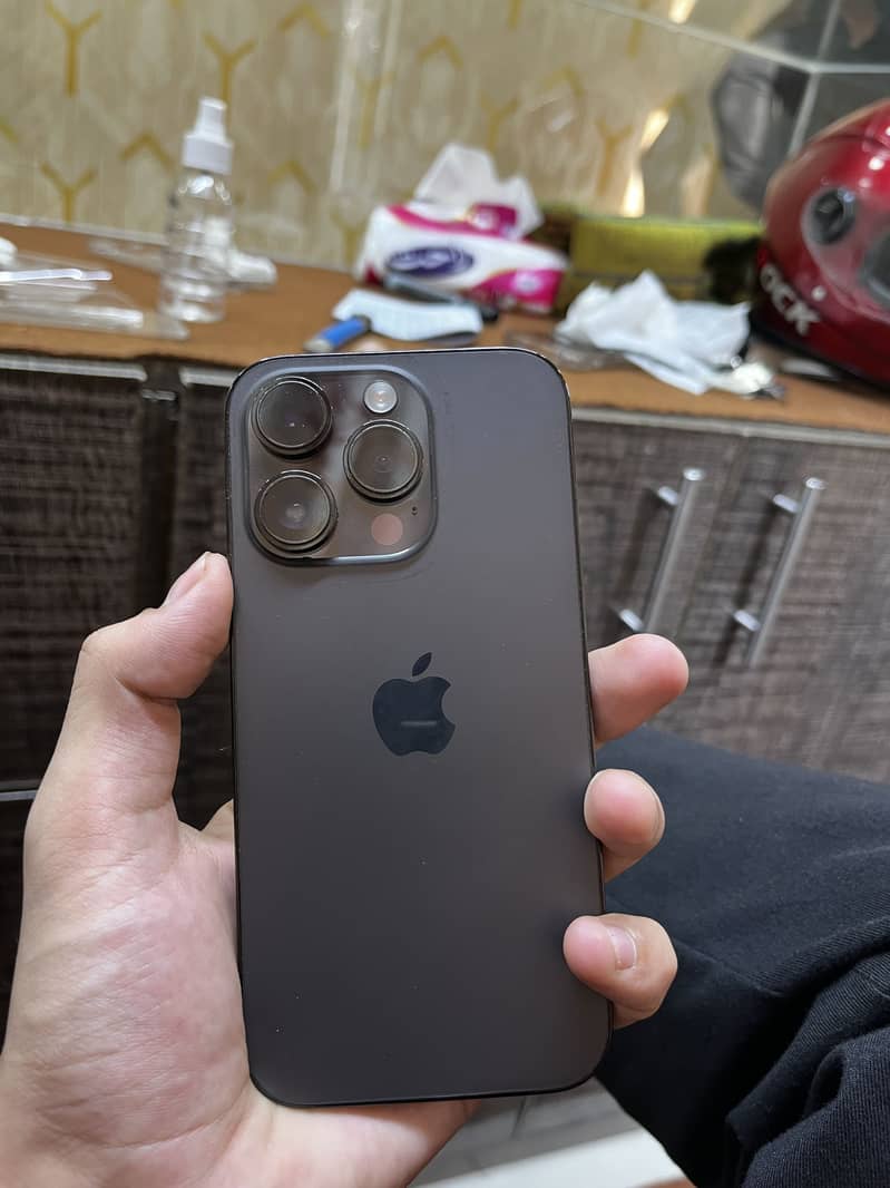 Apple iPhone 14 Pro 1