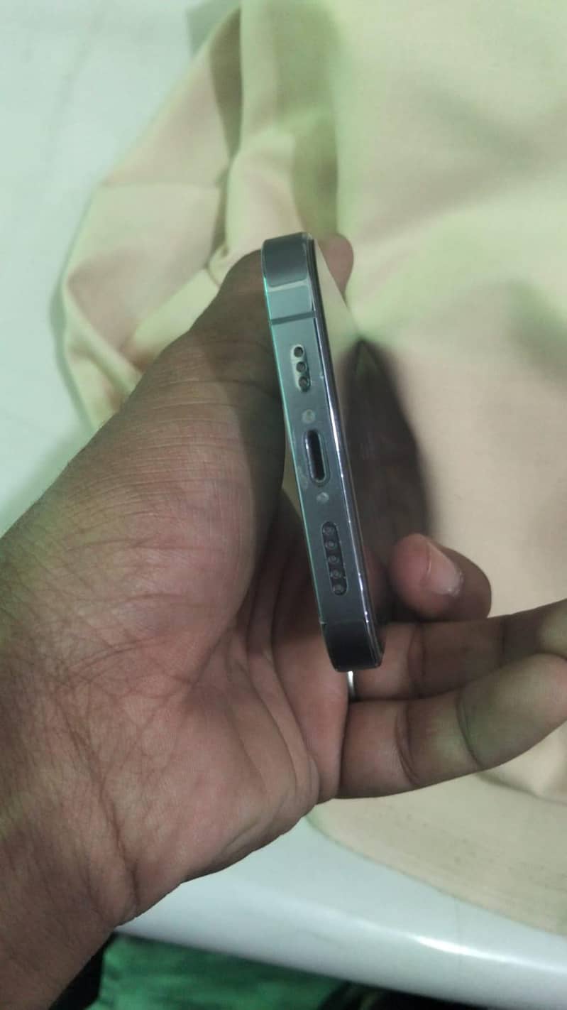 Apple iPhone 13 Pro 1