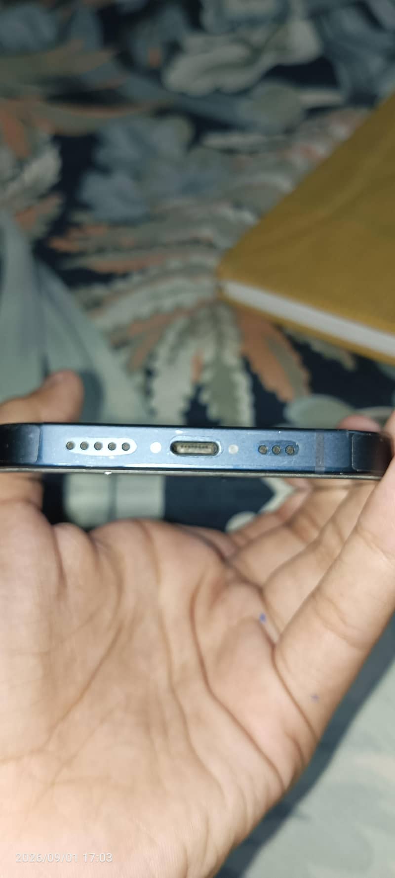 Apple iPhone 13 2