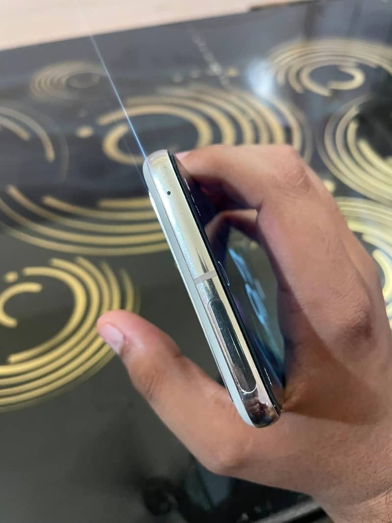 Google Pixel 8 Pro 2