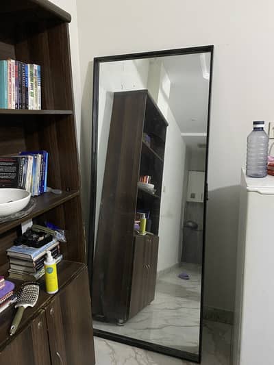 Standing mirror