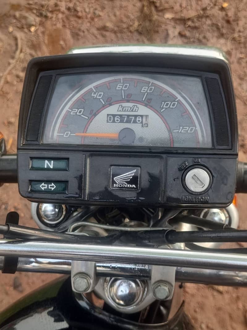 03078894093 4