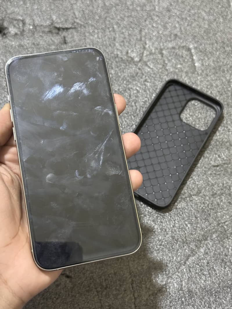 Apple iPhone 15 Pro Max 2