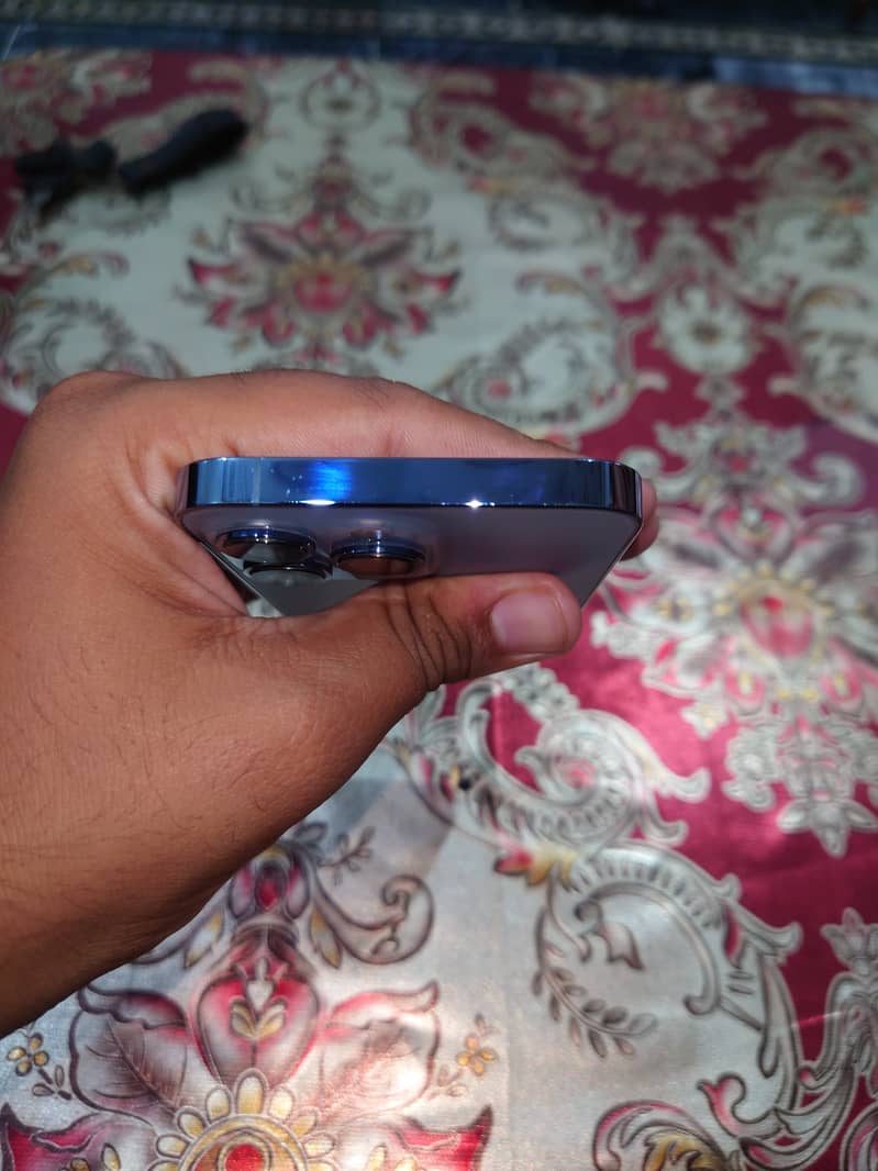 Apple iPhone 13 Pro 3