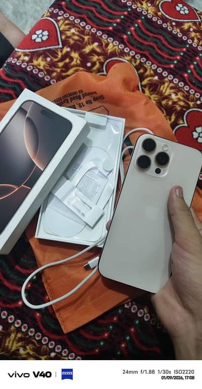 iPhone 16 Pro Max jv