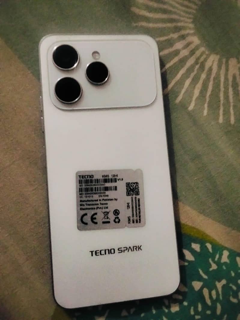 Tecno Spark 40 1