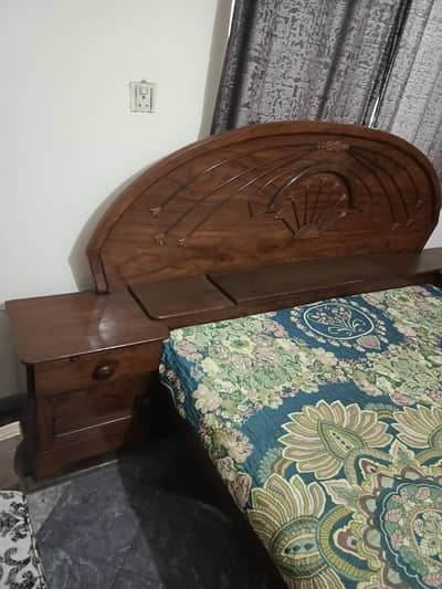 double bed hai bahut hi acchi quality ka hai
