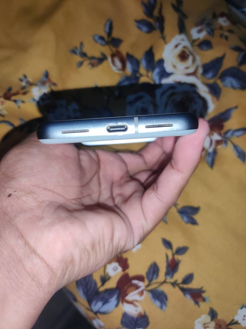 Google Pixel 8 2