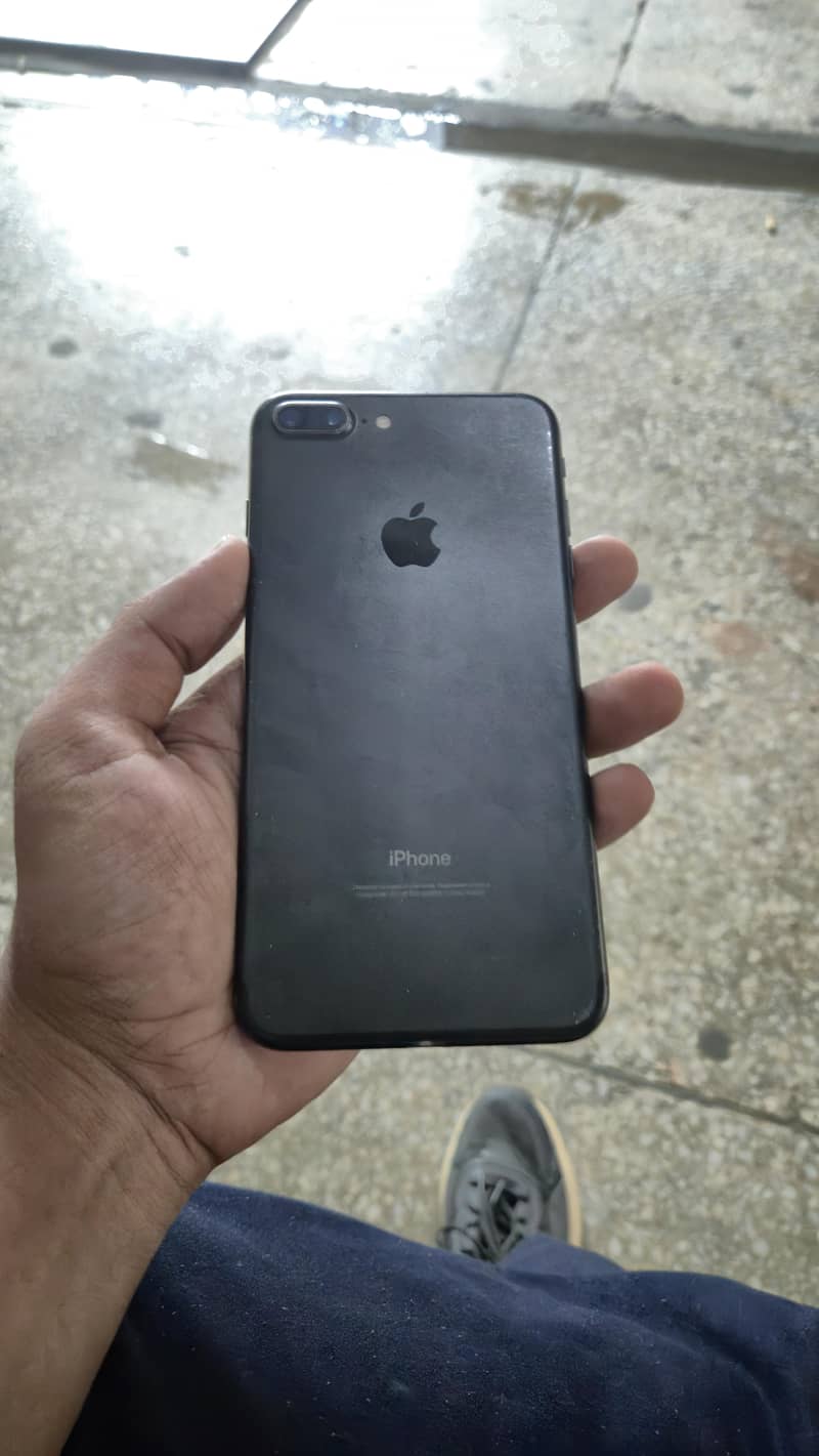 Apple iPhone 7 Plus 2