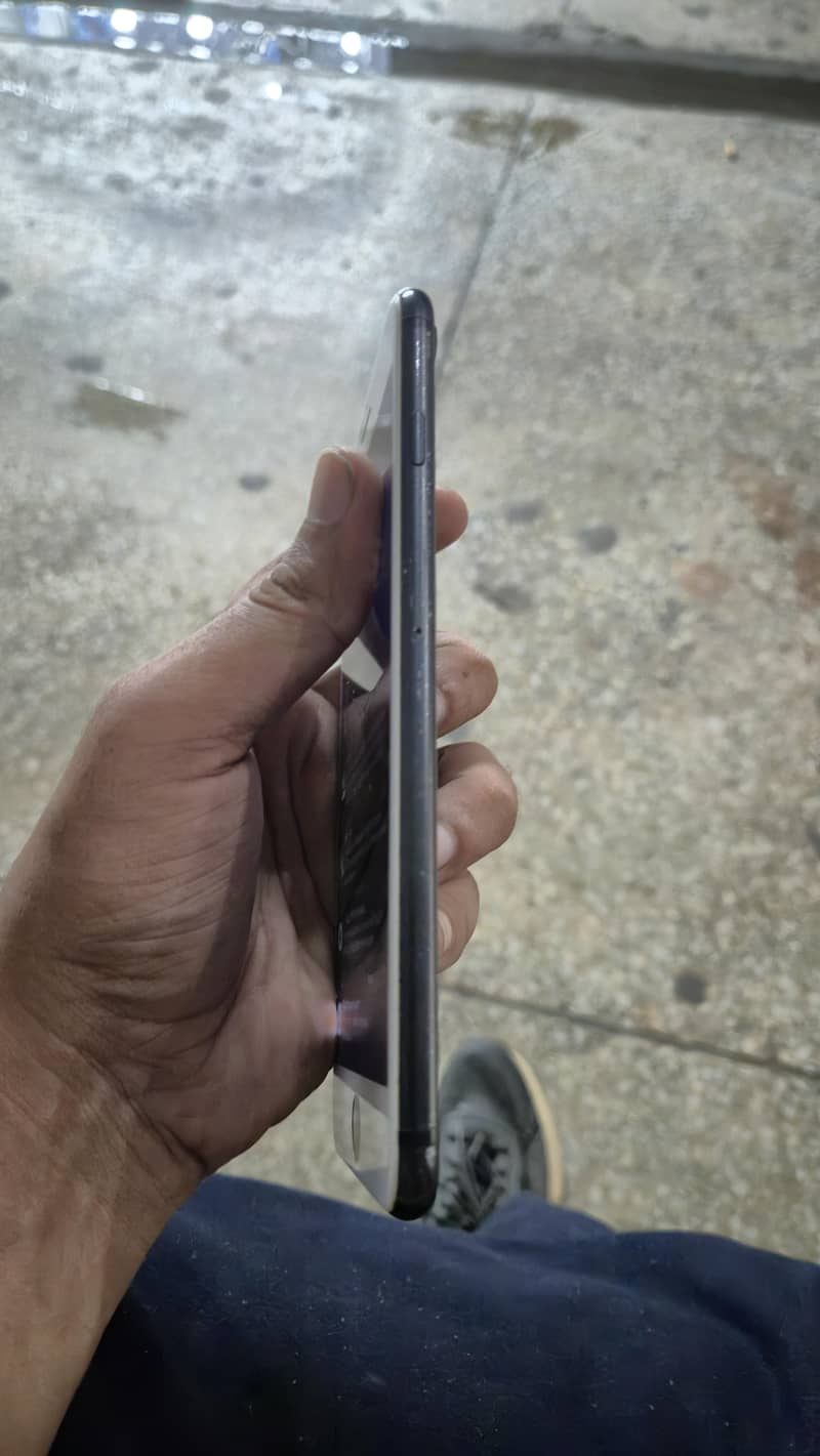 Apple iPhone 7 Plus 5