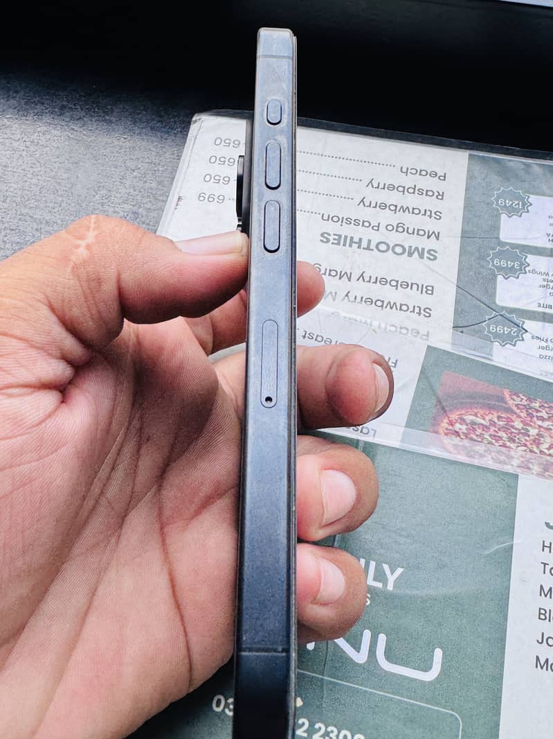 Apple iPhone 15 Pro 3