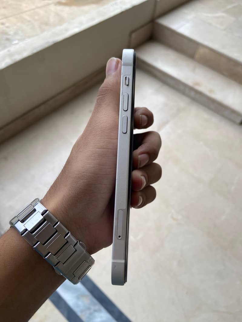 Apple iPhone 12 1