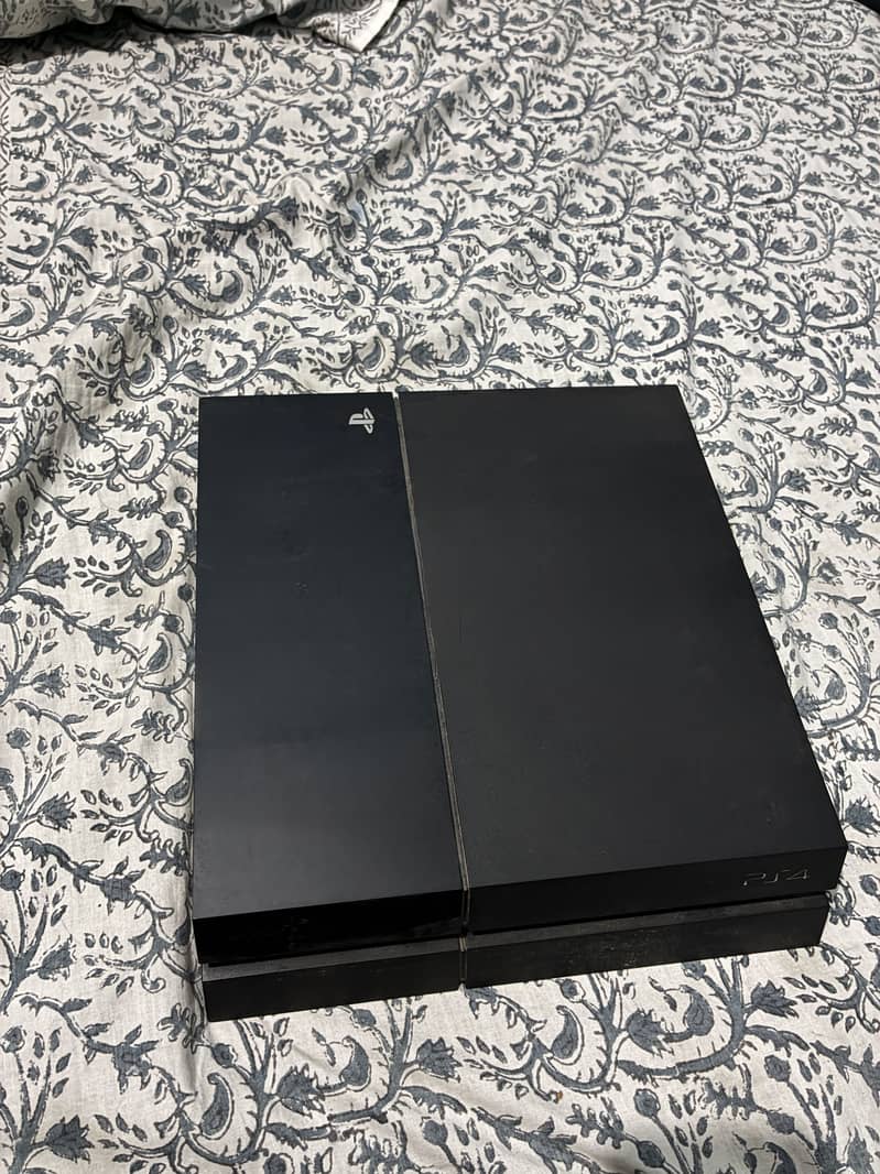 Playstation 4 base model 0