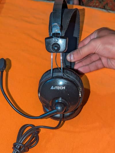 jebra,palatonics,logitech,A4 tech,Microsoft,accutone calling headphone