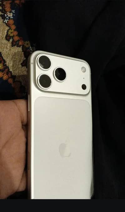 Apple iPhone 17 Pro Max jv