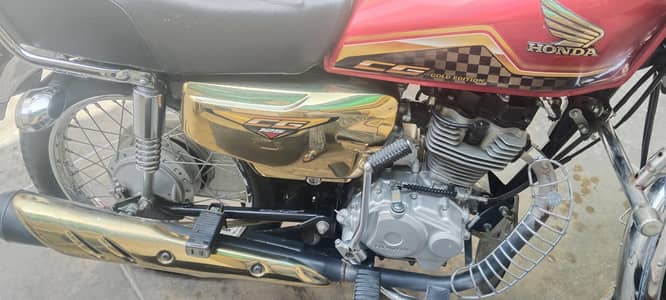 Honda 125 special gold edition