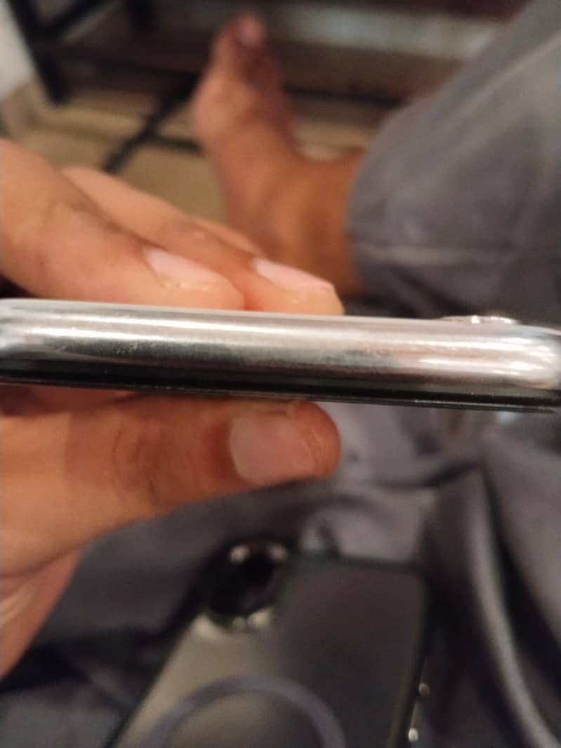 Apple iPhone X 5