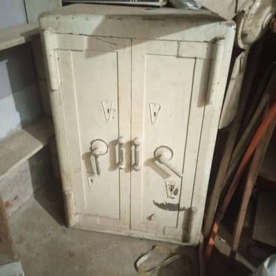 jeweller safe