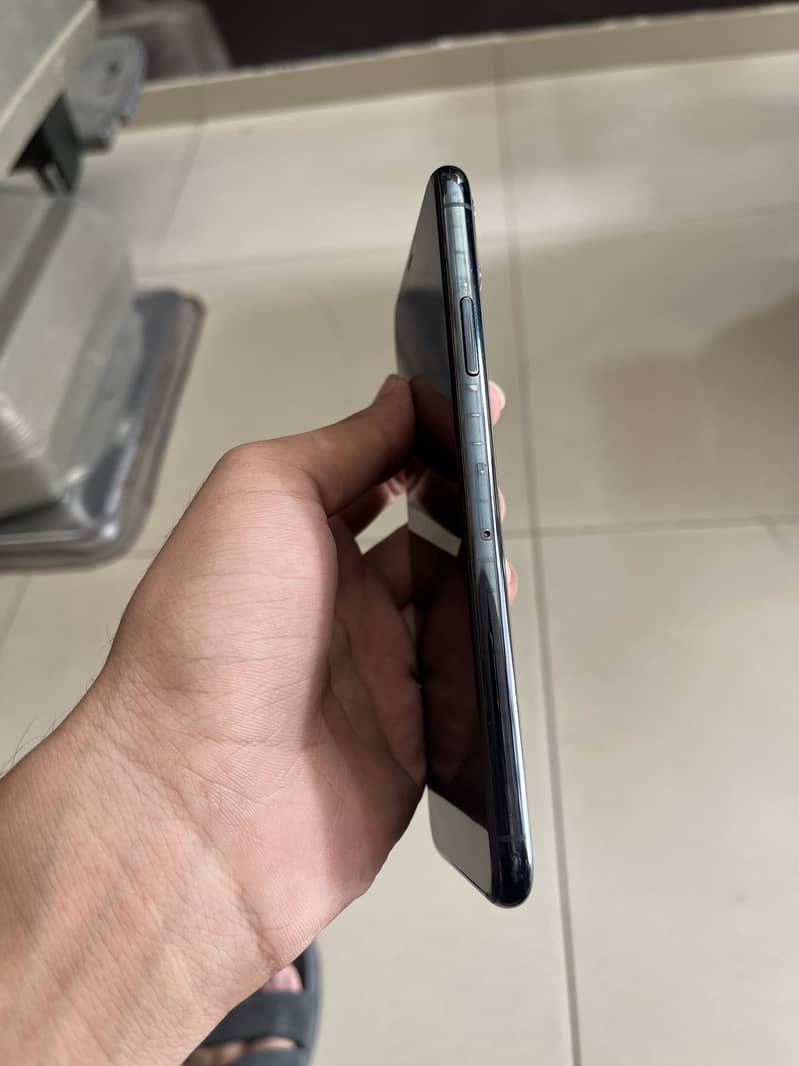 Apple iPhone 11 Pro Max 5
