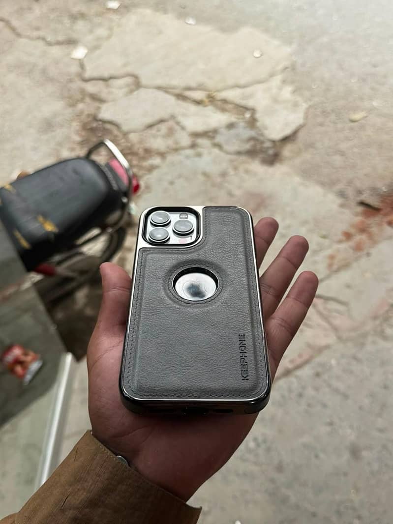 Apple iPhone 13 Pro Max 5