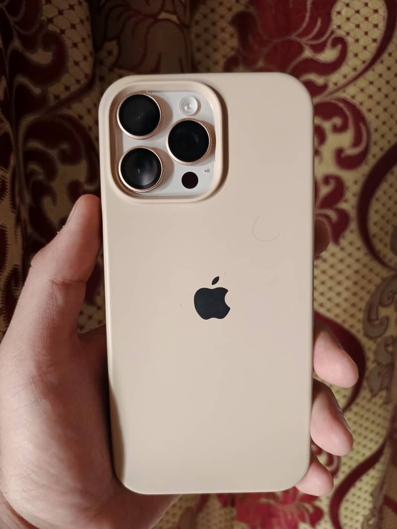 iPhone 16 Pro Max 2