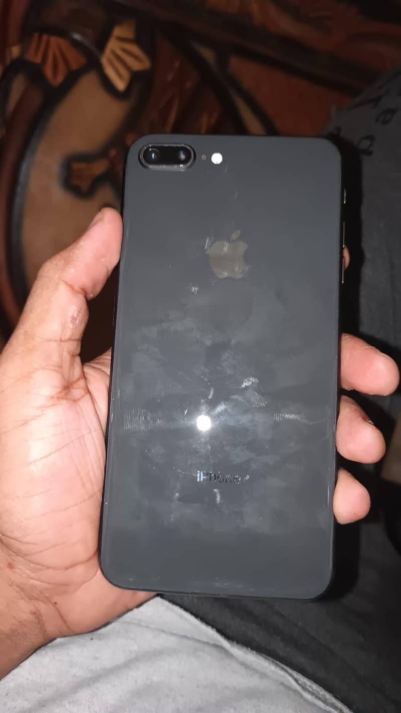 Apple iPhone 8 Plus 2