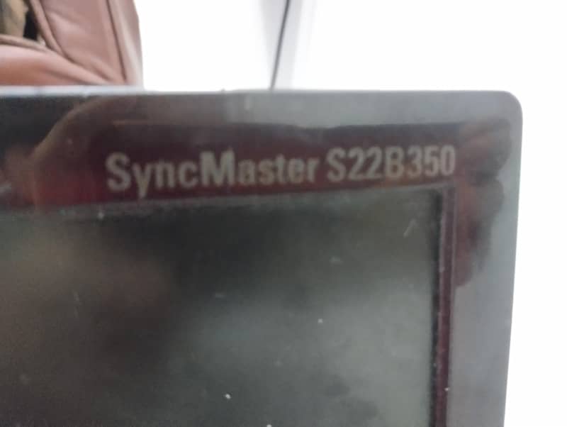 Samsung syncmaster s22b350 2