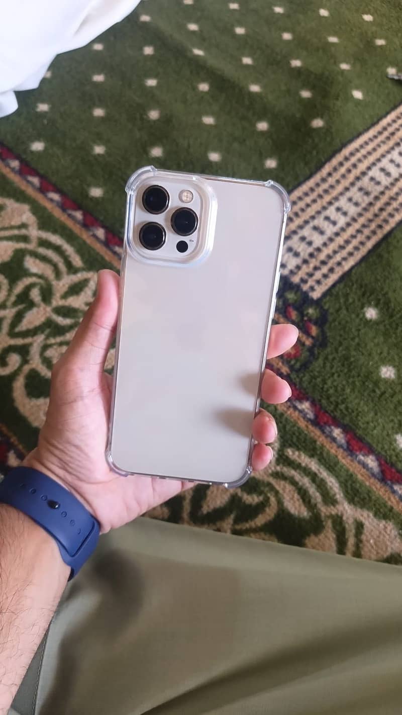 Apple iPhone 12 Pro Max 4