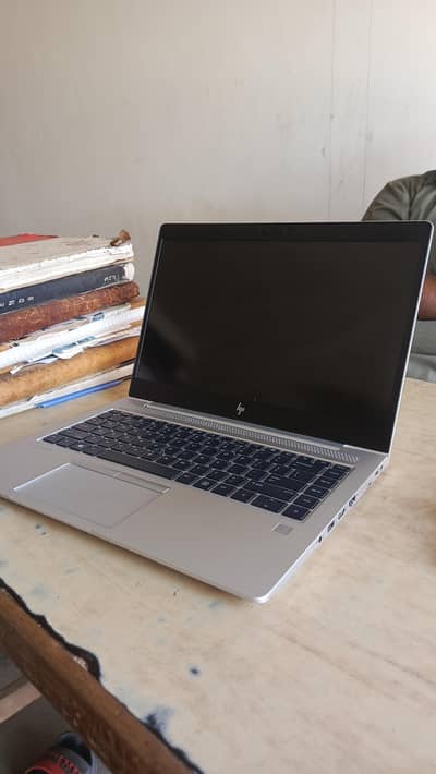 Hp Elightbook۔ 840 G6