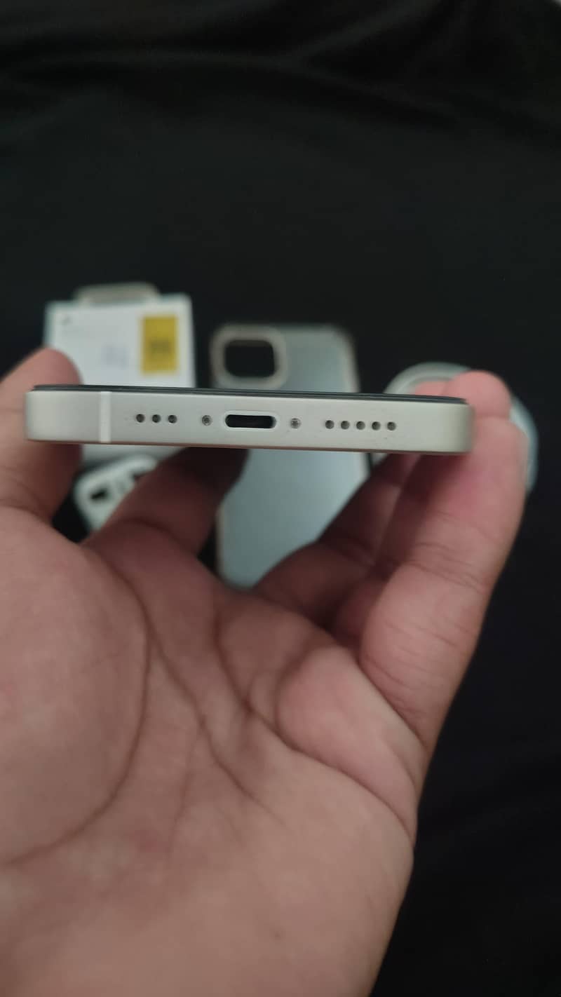 Apple iPhone 13 2