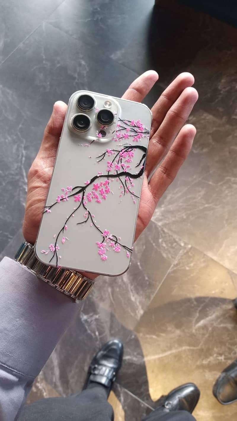 Apple iPhone 16 Pro 2