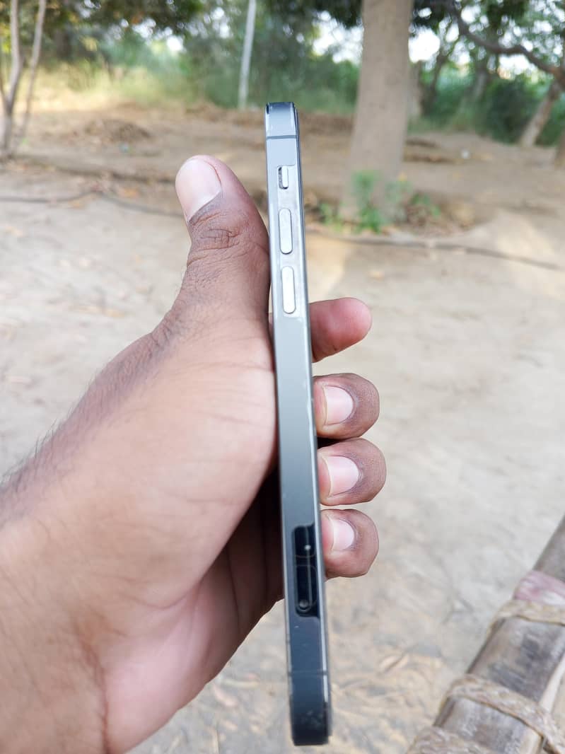 Apple iPhone 12 Pro 2