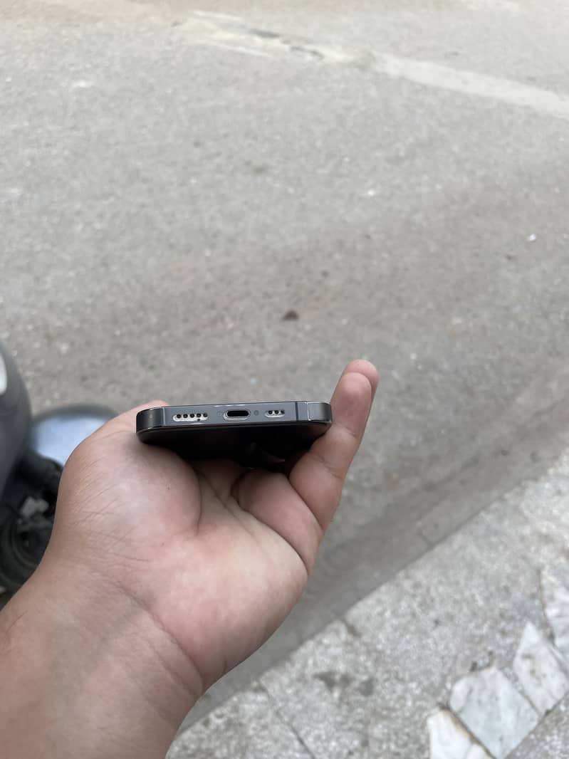 Apple iPhone 13 Pro 1