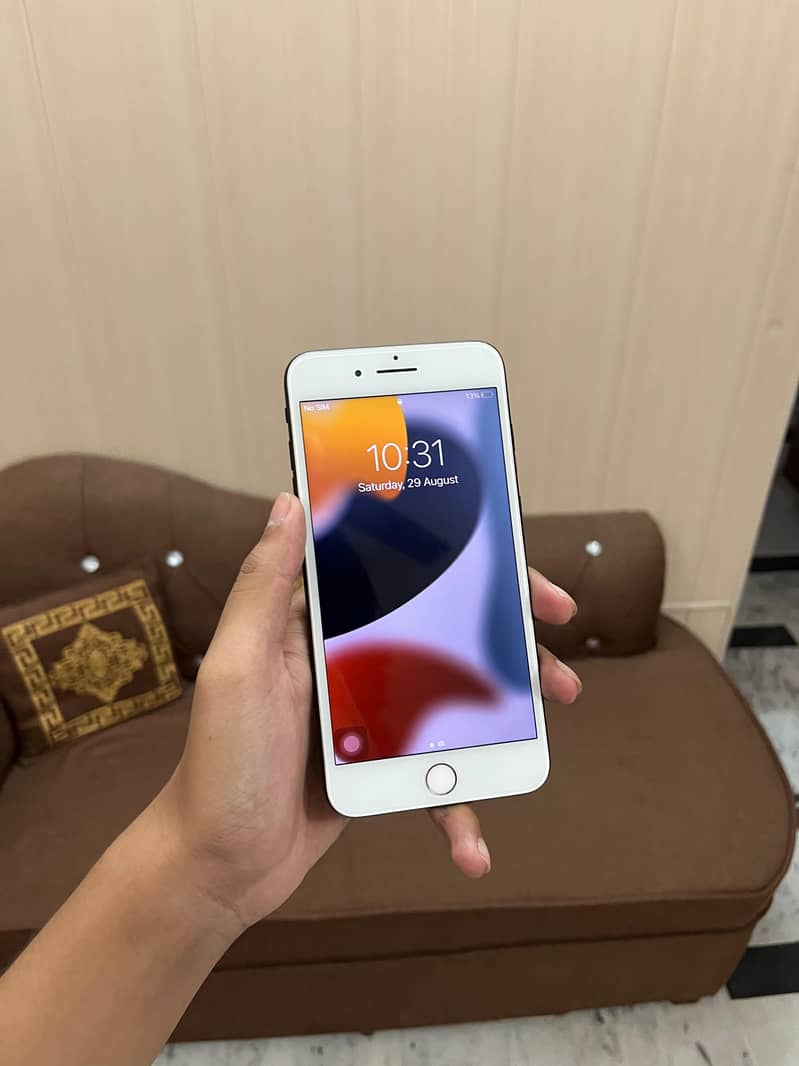 Apple iPhone 7 Plus 1